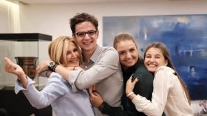 Μαρέβα Γκραμπόφσκι Μητσοτάκη: «Ανιδιοτελής αγάπη, γυρίζει πίσω και με το παραπάνω» – Η ανάρτηση της για την γιορτή της μητέρας