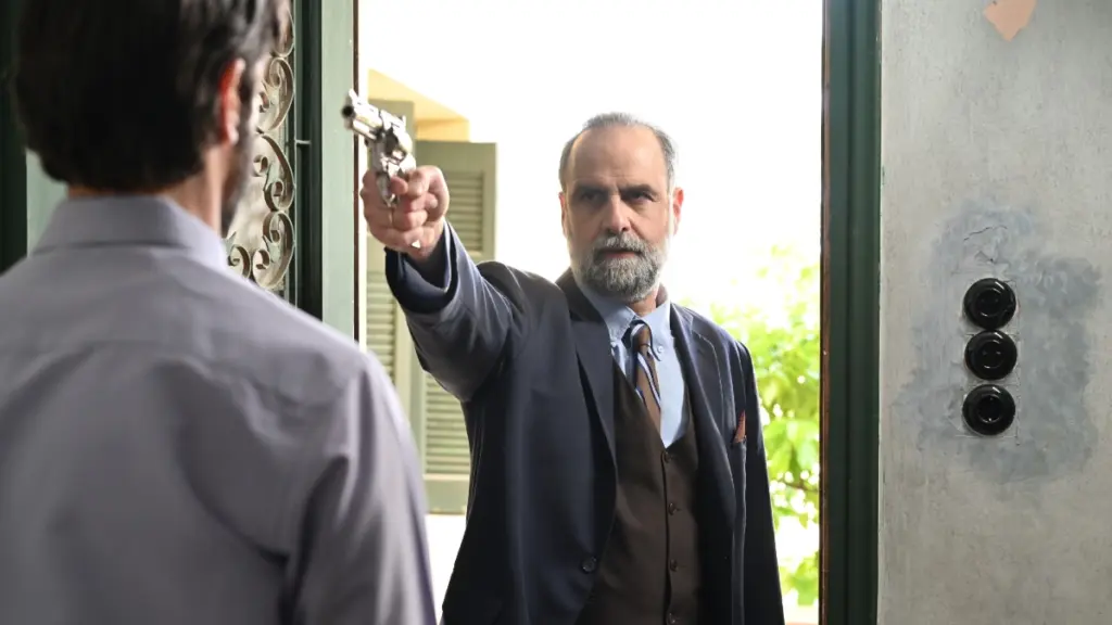 Άγιος Έρωτας – Δευτέρα (25/5): Ο Μαρκόπουλος εισβάλλει στο σπίτι του Νικόλαου και τον απειλεί με όπλο