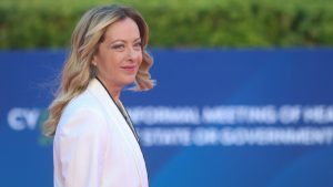 Τζόρτζια Μελόνι: Αναδημοσίευσε AI εικόνα που την δείχνει με εσώρουχα – «Σκέψου πριν τις κοινοποιήσεις»