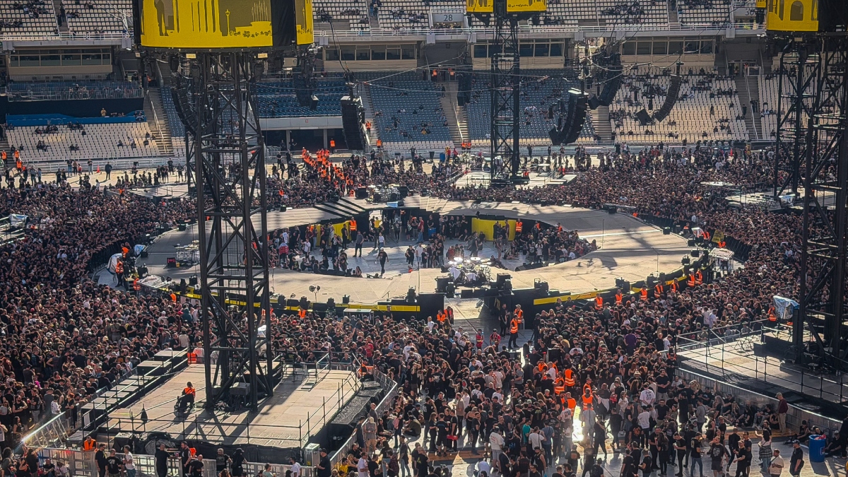 Metallica: Φρενίτιδα για ένα τελευταίο εισιτήριο στο ΟΑΚΑ (Εικόνες)