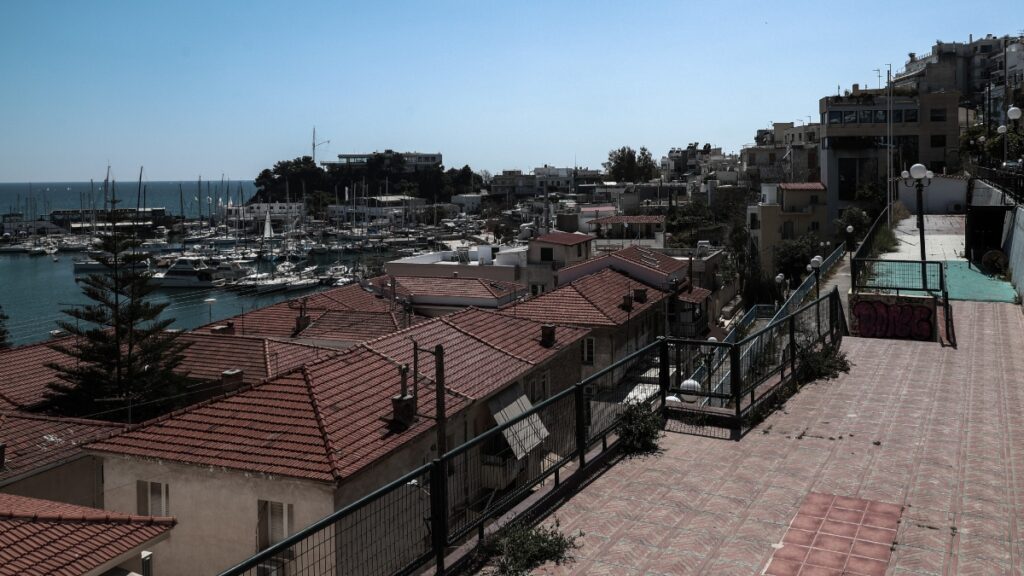 Μικρολίμανο: Με βαρύ ποινικό παρελθόν ο άνδρας που πυροβολήθηκε και τραυματίστηκε από αστυνομικούς – Ήταν καταζητούμενος σε Ελλάδα και Αλβανία