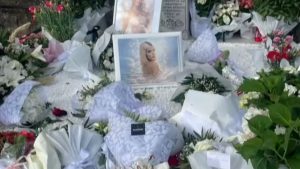 Κεφαλονιά: Θρήνος στο 40ημερο μνημόσυνο για την 19χρονη Μυρτώ – “Αφού δεν έρχεται αυτή, θα πάμε εμείς να τη βρούμε”, λέει ο πατέρας της