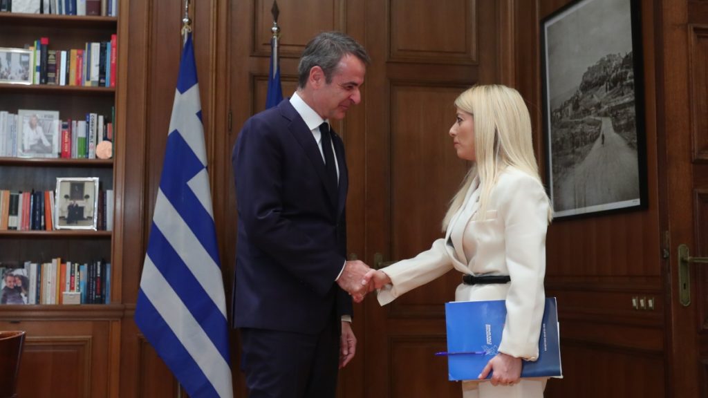 Συνάντηση Μητσοτάκη με την Πρόεδρο της Βουλής των Αντιπροσώπων της Κύπρου: “Ισχυρότεροι από ποτέ οι δεσμοί μας”