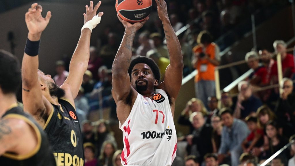 Μονακό – Ολυμπιακός: Κυρίαρχοι (61-40) στο πρώτο ημίχρονο οι «ερυθρόλευκοι» – Βίντεο
