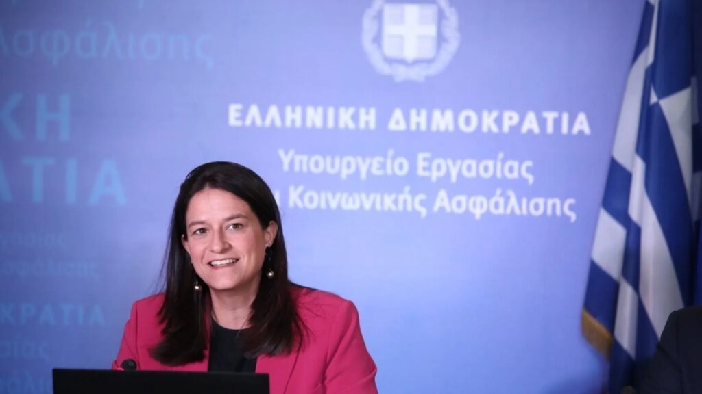 Κεραμέως: «Ο μισθός να εξαρτάται από τη δουλειά σου και όχι από το φύλο σου» – Το νέο νομοσχέδιο του Υπουργείου Εργασίας
