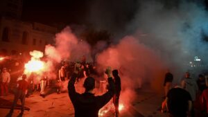 Συνελήφθησαν δύο άτομα μετά τον τελικό της Euroleague για επίθεση σε φιλάθλους και αστυνομικούς