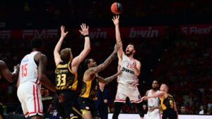 Ολυμπιακός – ΑΕΚ 94-77: Με «περίπατο» έκανε το 1-0 στα ημιτελικά της GBL