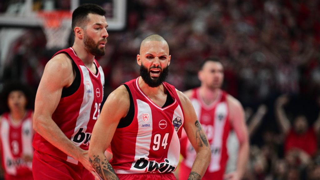 Ολυμπιακός – Φενέρμπαχτσε 79-61: «Διέλυσε» τους Τούρκους και ετοιμάζεται να «ράψει» το 4ο αστέρι στο T-Center