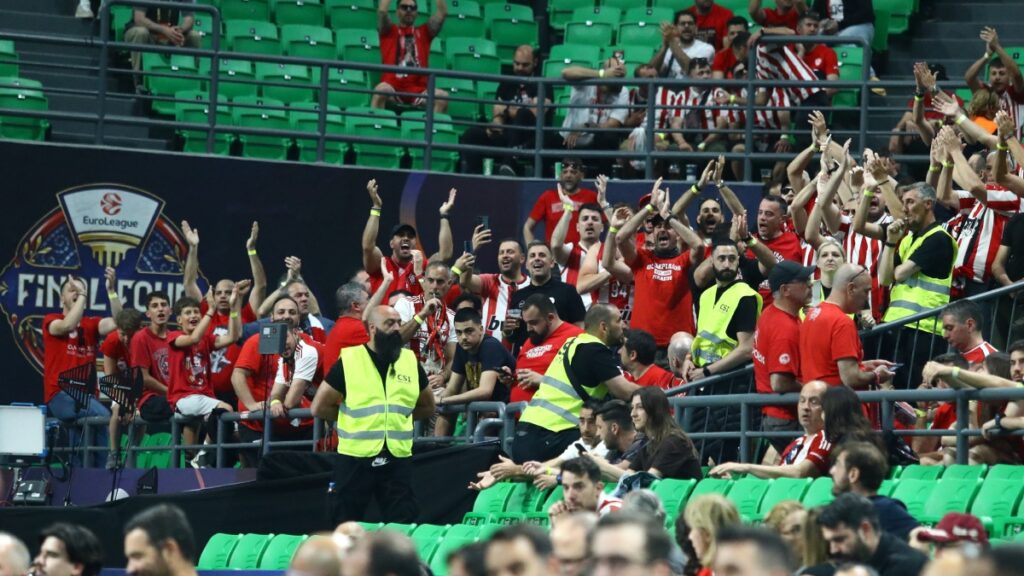 Ολυμπιακός – Ρεάλ Μαδρίτης: Αρχίζει να «κοκκινίζει» από πολύ νωρίς το T-Center (Βίντεο)