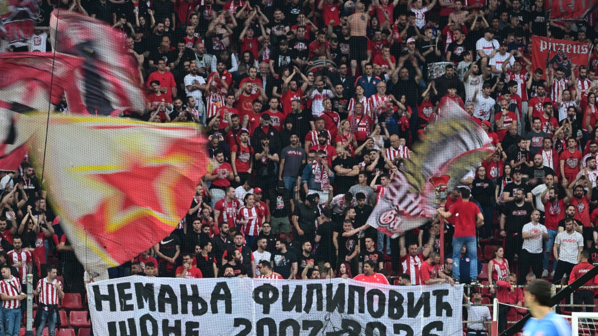 Ολυμπιακός – ΠΑΟΚ: Η κερκίδα των Πειραιωτών έκλεψε την παράσταση με εντυπωσιακό κορεό (Βίντεο)