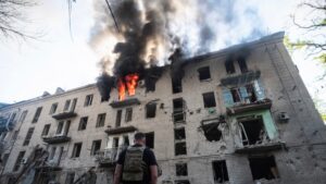 Ουκρανία: Ένας νεκρός και 15 τραυματίες από ρωσικούς βομβαρδισμούς σε Οδησσό και Ντονέτσκ