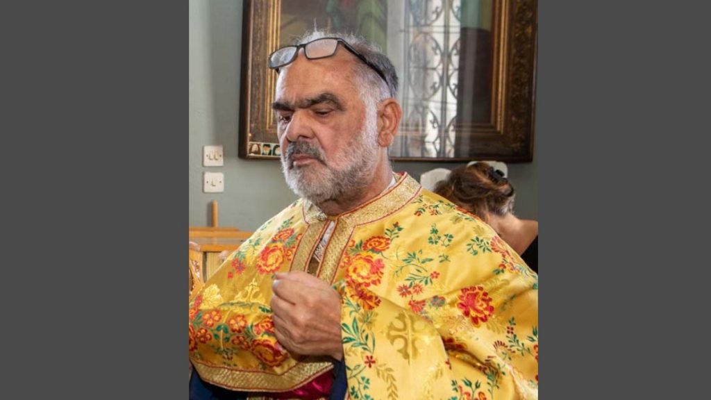 Πέθανε ο μαχητικός ιερέας παπα Τσάκαλος – Τι αναφέρει η ανάρτηση του γιου του
