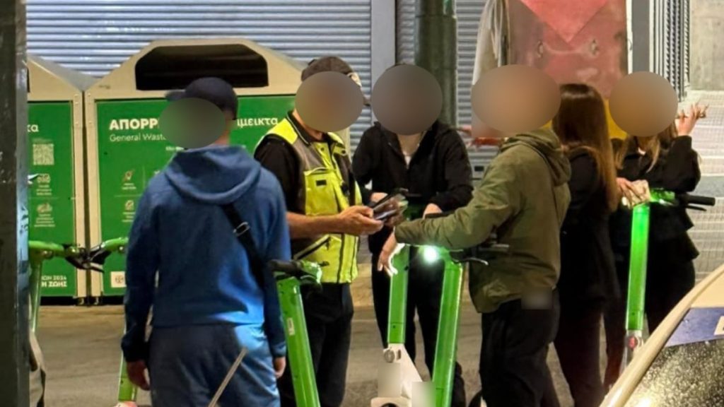 Περισσότερες από 200 παραβάσεις για οδηγούς πατινιών στην Αττική – 8 άτομα οδηγούσαν υπό την επήρεια μέθης (Εικόνες)