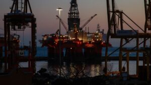 Πετρέλαιο: Άνοδος 2,1% για το Brent μετά τα νέα πλήγματα των ΗΠΑ στο Ιράν – “Βουτιά” 5% για το αμερικανικό αργό