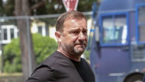 Διεκόπη για την Τρίτη 2 Ιουνίου η δίκη για τα Τέμπη: Οργή Πλακιά για την πρώην πρόεδρο της ΡΑΣ – “Ακούμε το βιογραφικό της δολοφόνου”