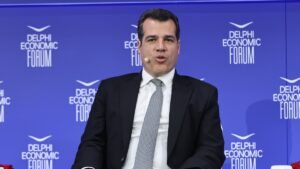 Πλεύρης για τις δομές μεταναστών στην Κρήτη: “Θα προχωρήσουμε ακόμη και χωρίς συναίνεση”