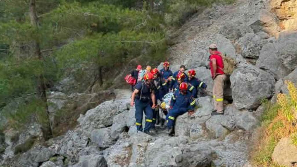 Συναγερμός στα Χανιά: Επιχείρηση διάσωσης για έναν 67χρονο που έπεσε σε φαράγγι