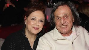 Ελένη Ράντου για Βασίλη Παπακωνσταντίνου: «Δύσκολο να ζεις με έναν μύθο – Έχουμε περάσει 3 κρίσεις»
