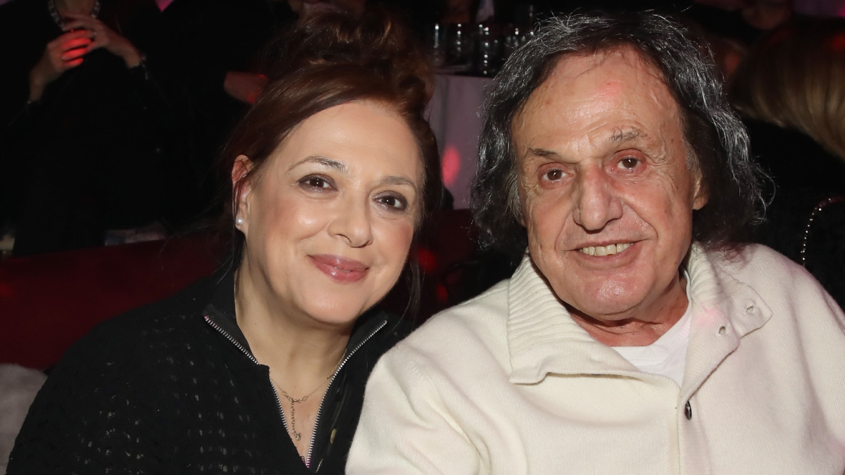 Ελένη Ράντου για Βασίλη Παπακωνσταντίνου: «Δύσκολο να ζεις με έναν μύθο – Έχουμε περάσει 3 κρίσεις»