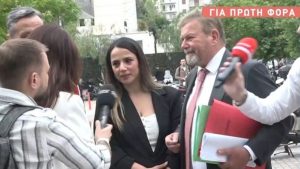 Ευλαμπία Ρέβη & Γιώργος Κουρδής: Στα δικαστήρια μαζί με τους δικηγόρους τους για την αγωγή κατά του ΣΚΑΪ