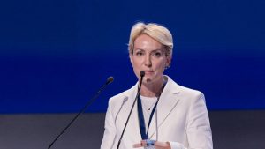 Σδούκου: “Δεν θα αφήσουμε το μπάχαλο της αντιπολίτευσης να γίνει μπάχαλο της χώρας”