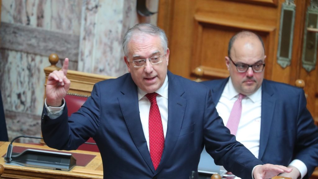Θεοδωρικάκος για καταναλωτικά δάνεια: “Δική μας ιδέα το πλαφόν 30% έως 50% στις χρεώσεις”