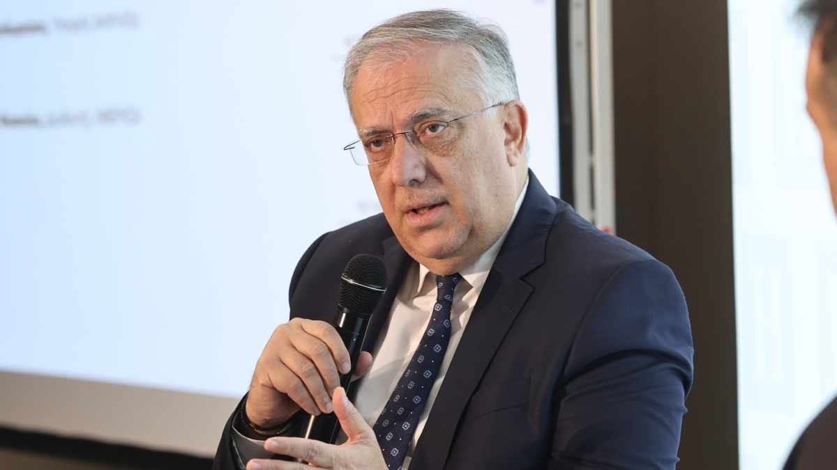 Θεοδωρικάκος: “Μείωση τιμών σε τρόφιμα και σούπερ μάρκετ ή παράταση στο πλαφόν”