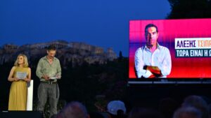«Καρφιά» για Καρυστιανού στην εκδήλωση της παρουσίασης του κόμματος Τσίπρα – «Λες να απελευθερώσω κανένα περιστέρι»