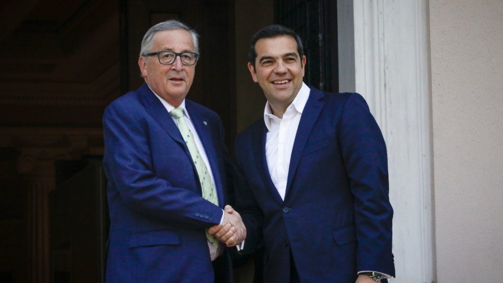 “Στο χιλιοστό”: Η πρόταση να πωληθεί η Ακρόπολη και το “80% στις εκλογές” του Γιούνκερ στον Τσίπρα