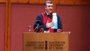 Επίτιμος διδάκτορας του ΔΠΘ ο Ευρωπαίος Επίτροπος Απόστολος Τζιτζικώστας