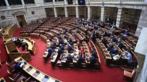 Στη Βουλή το προσχέδιο του Προϋπολογισμού του 2027 υπό τη “σκιά” της ενεργειακής κρίσης – Τι προβλέπει