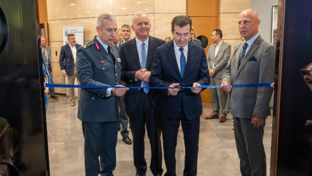 Χρυσοχοΐδης: Προσλαμβάνουμε 30 νέους επιστήμονες, ενισχύουμε τα εργαστήρια με σύγχρονο εξοπλισμό