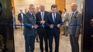 Χρυσοχοΐδης: Προσλαμβάνουμε 30 νέους επιστήμονες, ενισχύουμε τα εργαστήρια με σύγχρονο εξοπλισμό