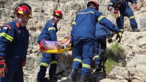 Ζάκυνθος: Διασώθηκε 48χρονη τουρίστρια που τραυματίστηκε σε δύσβατη περιοχή (Εικόνες)