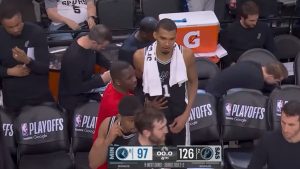 NBA: Ο Ουεμπανιάμα πήρε εκδίκηση από τους Τίμπεργουλβς και οι Σπερς προηγούνται με 3-2