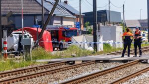 Βέλγιο: 12 και 15 ετών οι μαθητές που σκοτώθηκαν από τη σύγκρουση σχολικού λεωφορείου με τρένο – 5 έφηβοι στο νοσοκομείο