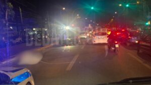 Καλλιθέα: Πώς έγινε το θανατηφόρο τροχαίο – “Έτρεχε πολύ η μηχανή, από τύχη γλίτωσε η πεζή”