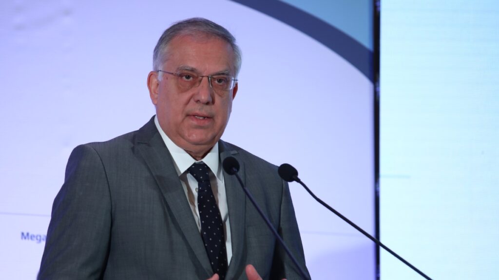 Θεοδωρικάκος: “Σκληρό μέτρο το πλαφόν στο περιθώριο κέρδους, δεν αποτελεί μόνιμη επιλογή”