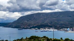 Καιρός σήμερα: Αστάθεια με βροχές και ισχυρούς βοριάδες στο Αιγαίο – Πού θα “σκαρφαλώσει” ο υδράργυρος