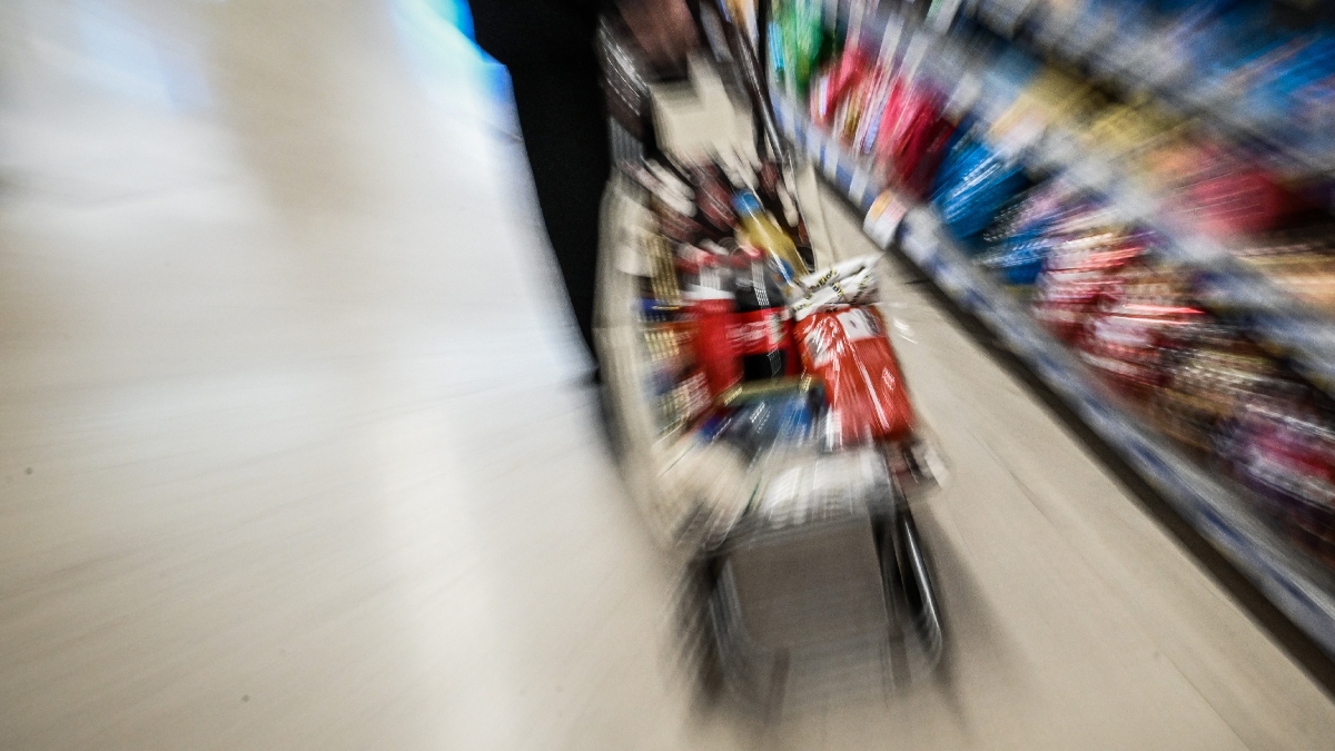 Κρίσιμη σύσκεψη στο Μαξίμου για την ακρίβεια – Ψάχνουν λύση για άμεσες μειώσεις τιμών