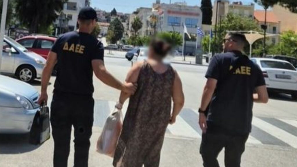 Γεωργιάδης: “Υποψήφια της Πλεύσης Ελευθερίας η 57χρονη που έβαλε φωτιά σε ξερά χόρτα στην Κορινθία”