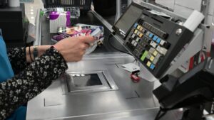 Πώς κρίνετε τα νέα μέτρα για την αντιμετώπιση της ακρίβειας;