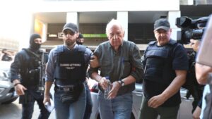 Γιωτόπουλος: Με χειροπέδες από τη ΓΑΔΑ στον εισαγγελέα για την επιστροφή του στον Κορυδαλλό
