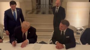 Ο Μακρόν χαιρετίζει τη συμφωνία ΗΠΑ και Ιράν: “Ανοίγει τον δρόμο για διαρκή ειρήνη”