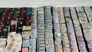 Κάτω Πατήσια: “Ξήλωσαν” υπερσύγχρονο εργαστήριο πλαστών διαβατηρίων – Το καφέ-μπαρ “βιτρίνα”