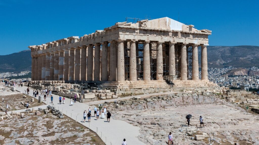 Ριζική αλλαγή στον Παρθενώνα: Το δυτικό αέτωμα συμπληρώνεται μετά από 220 χρόνια (Φωτογραφίες)