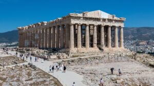 Ριζική αλλαγή στον Παρθενώνα: Το δυτικό αέτωμα συμπληρώθηκε μετά από 220 χρόνια (Φωτογραφίες)