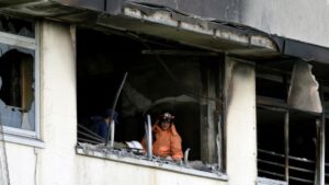 Μεγάλη φωτιά σε δημοτικό σχολείο στο Τόκιο – Εικόνες από τη δραματική απομάκρυνση των μαθητών (βίντεο)