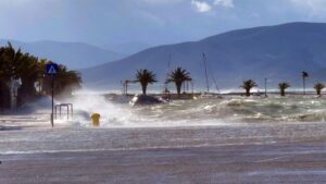 Προσοχή στα μελτέμια συνιστά για τις επόμενες ημέρες ο Μαρουσάκης – Κίνδυνος πυρκαγιάς σε 13 περιοχές σήμερα