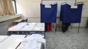 Δημοσκόπηση Interview: Ενισχυμένη η ΝΔ, εδραιώνεται δεύτερος ο Τσίπρας – “Κολλημένο” το ΠΑΣΟΚ, πτώση για Καρυστιανού